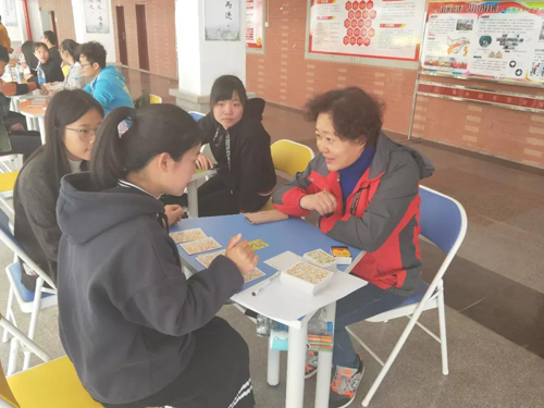 心理咨询教师热情服务