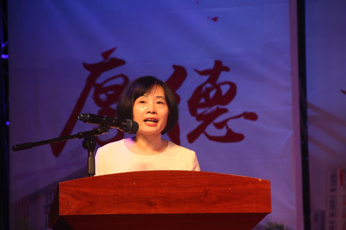 教师代表黄木花副教授发言