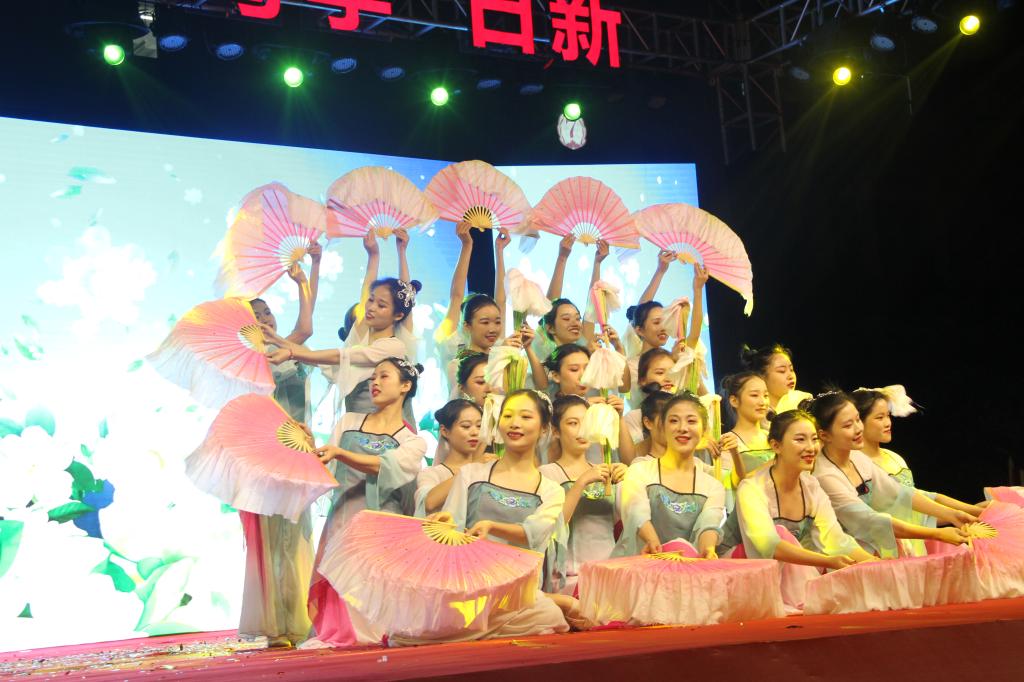 群舞《茉莉花》