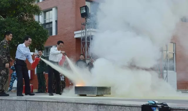 消防灭火演练现场1