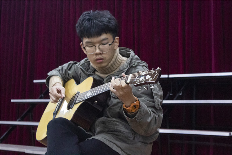 吉他协会合奏表演